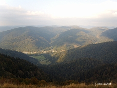 Vue plongeante sur la vallée des Charbonniers (650 mètres)